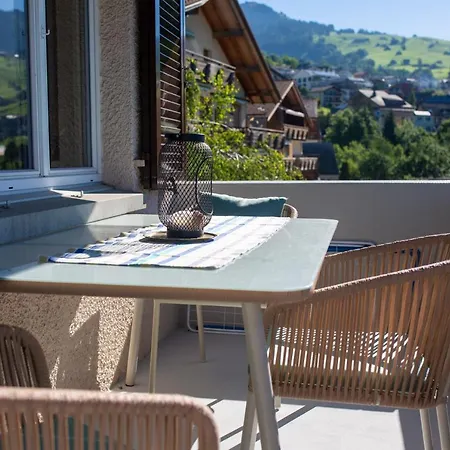 Traumhafte Sonnenresidenz Mit Berg- Und Seeblick アパート *