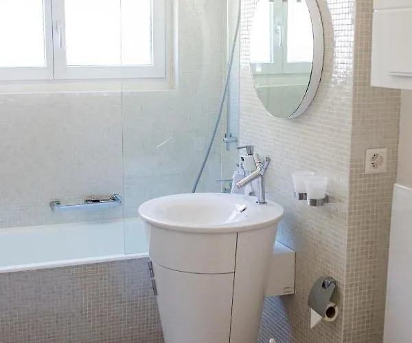 アパート Traumhafte Sonnenresidenz Mit Berg- Und Seeblick